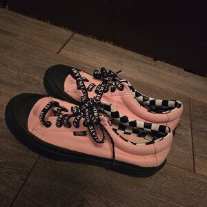 RARE 2018 Lazy Oaf x Vans "Sorry I'm late" sneakers womens size 6.5